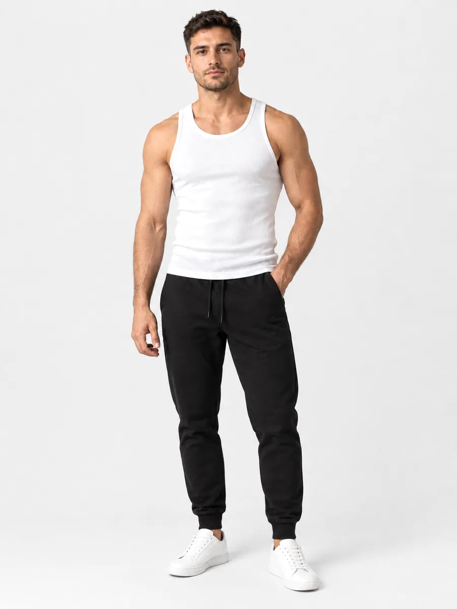 Trainings-Jogginghose, im Studio getragen
